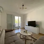Leutar Апартаменты *