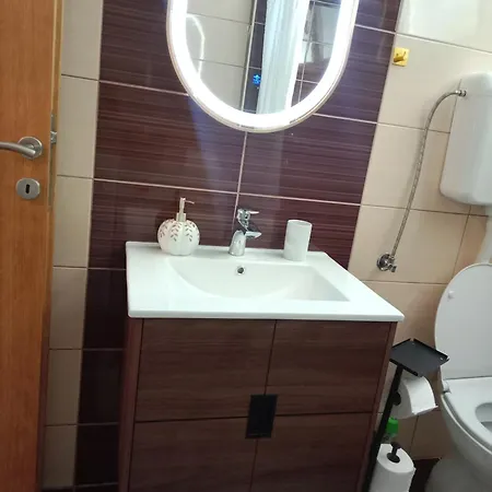 Leutar Апартаменты *