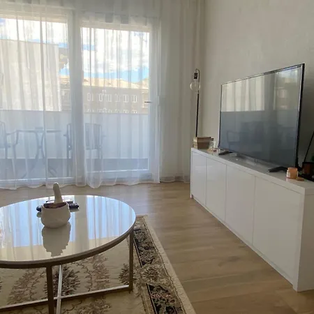 Leutar Апартаменты
